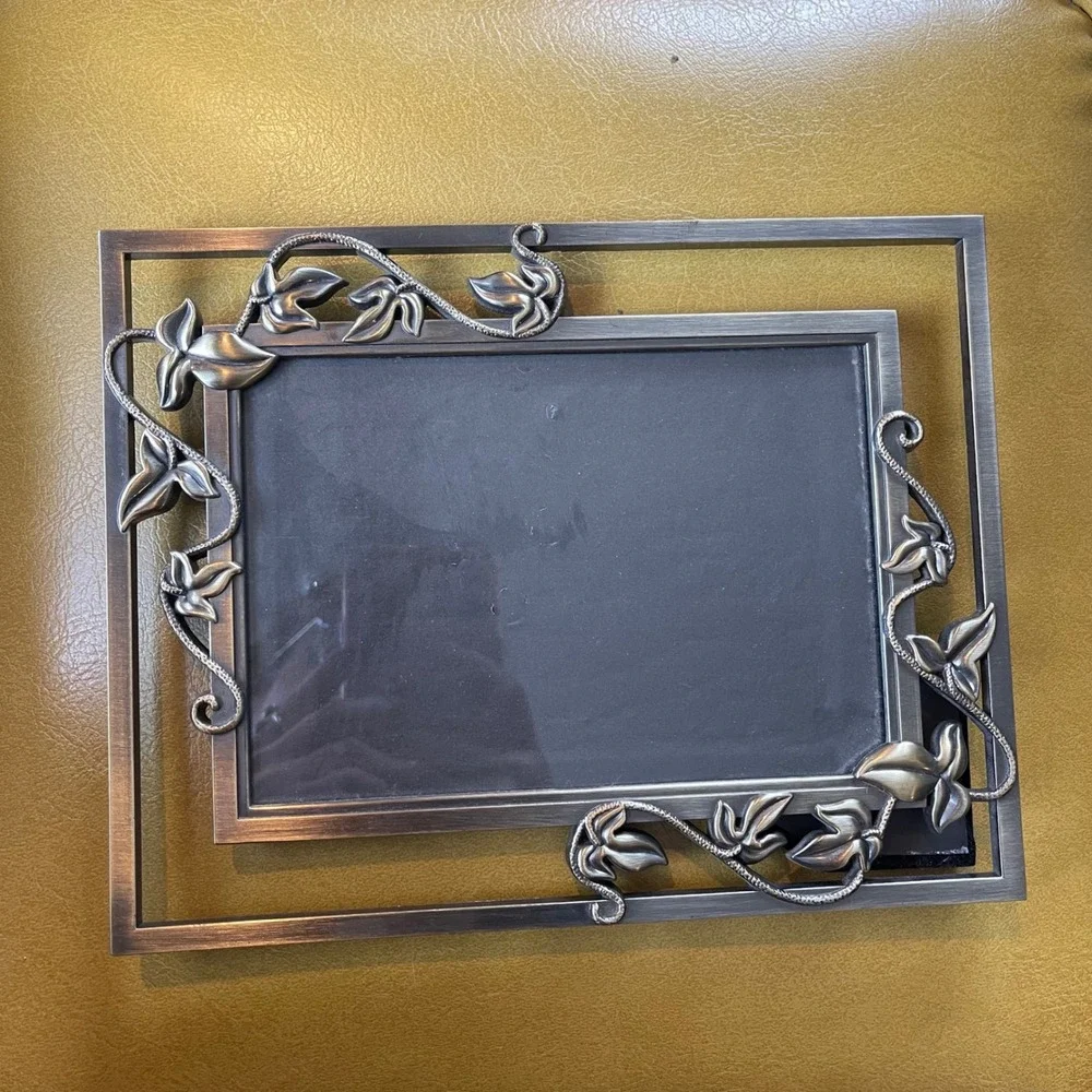 Vtg gold Mid Century Modern 5x7 Picture Frame Ornate Etched ivy filigree bronze